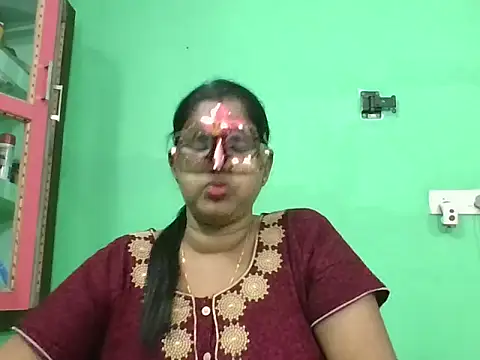 Snapshot of Kavya17 chatting on July 27, 2026, 2:13 pm Kavya17 online show from July 27, 2026, 2:13 pm