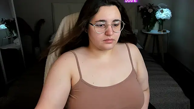 Snapshot of Ayleen_Gece chatting on June 29, 2026, 3:02 am Ayleen Gece online show from June 29, 2026, 3:02 am