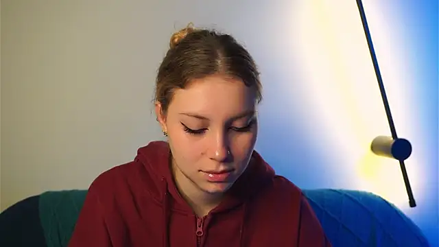 Sairallyn online show from May 27, 2026, 8:39 pm
