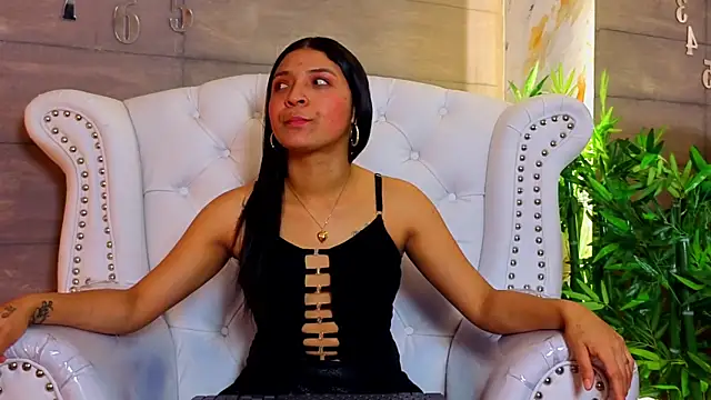 Snapshot of Roxanna_Latina chatting on May 14, 2026, 11:50 am Roxanna Latina online show from May 14, 2026, 11:50 am