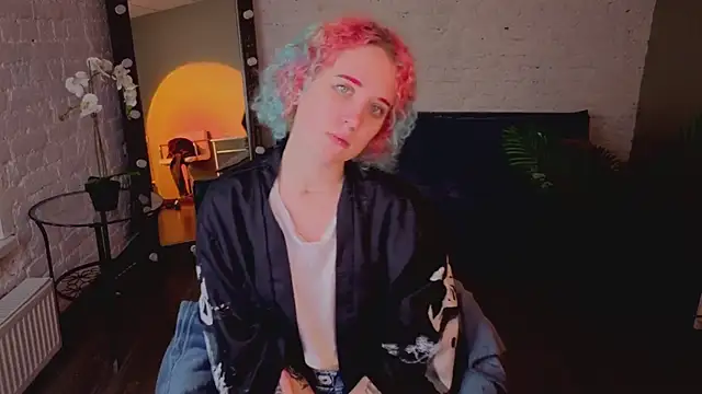 ScarlettSparkss online show from May 28, 2026, 5:49 am