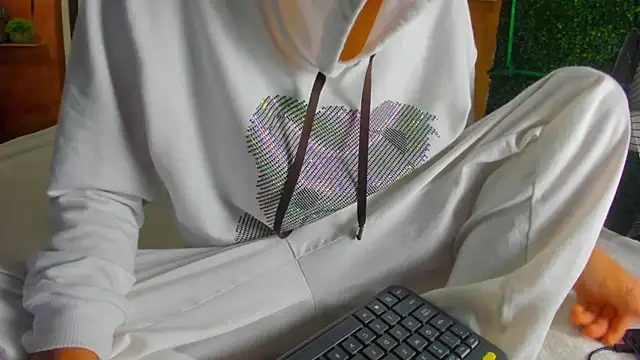leonix love online show from June 12, 2026, 8:57 am