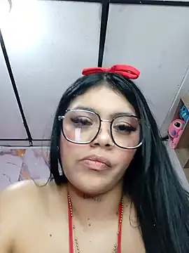 Snapshot of luxuryluna chatting on June 25, 2026, 12:32 am luxuryluna online show from June 25, 2026, 12:32 am