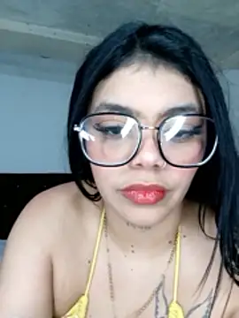 Snapshot of luxuryluna chatting on June 30, 2026, 1:50 am luxuryluna online show from June 30, 2026, 1:50 am