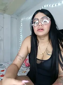 Snapshot of luxuryluna chatting on July 2, 2026, 12:32 am luxuryluna online show from July 2, 2026, 12:32 am