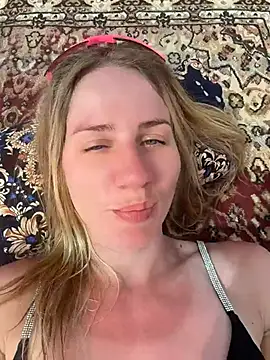 Snapshot of AnnaMist_ chatting on June 21, 2026, 9:23 am AnnaMist online show from June 21, 2026, 9:23 am
