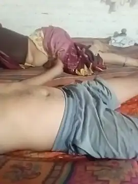 Hindicouple1 online show from June 17, 2026, 7:11 am