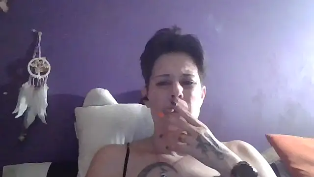 Snapshot of Estrella_40 chatting on May 23, 2026, 8:13 pm Estrella 40 online show from May 23, 2026, 8:13 pm
