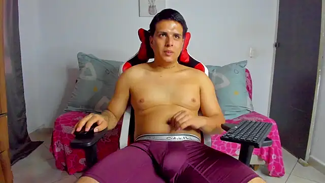 Snapshot of alexerdiego chatting on July 9, 2026, 12:20 pm alexerdiego online show from July 9, 2026, 12:20 pm