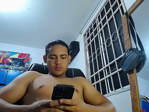 Snapshot of louis_rueda chatting on June 20, 2026, 9:06 pm louis rueda online show from June 20, 2026, 9:06 pm