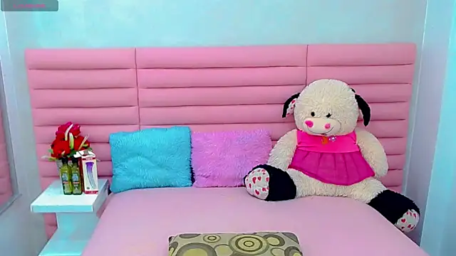 ariadnna princes online show from May 15, 2026, 4:30 am
