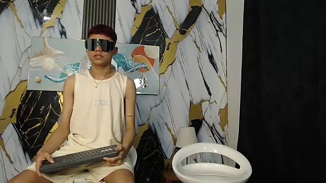 Snapshot of KING_LOVERS1 chatting on June 16, 2026, 1:14 pm KING LOVERS1 online show from June 16, 2026, 1:14 pm