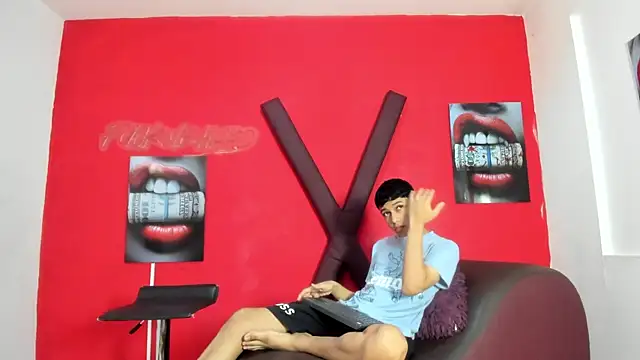 Snapshot of KING_LOVERS1 chatting on July 7, 2026, 1:15 pm KING LOVERS1 online show from July 7, 2026, 1:15 pm