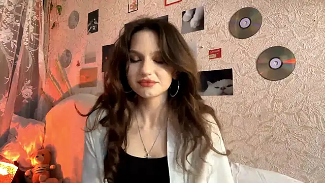 Snapshot of CarleenColley chatting on May 16, 2026, 12:59 pm CarleenColley online show from May 16, 2026, 12:59 pm