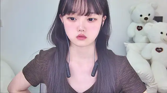 Evil-Bunny007 online show from June 10, 2026, 11:42 am
