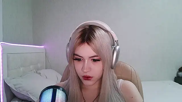 Snapshot of lettiegray chatting on May 19, 2026, 9:15 am lettiegray online show from May 19, 2026, 9:15 am
