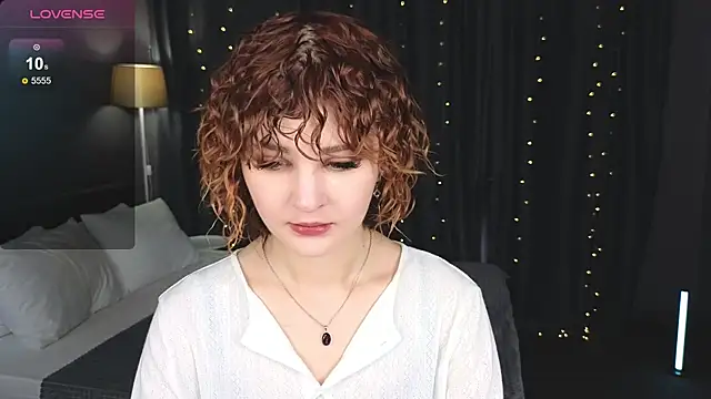 Snapshot of Kira__Fluffy chatting on June 24, 2026, 12:09 am Kira Fluffy online show from June 24, 2026, 12:09 am