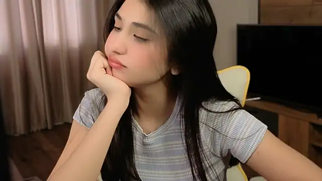 Snapshot of honeylanaa chatting on May 15, 2026, 4:30 am honeylanaa online show from May 15, 2026, 4:30 am