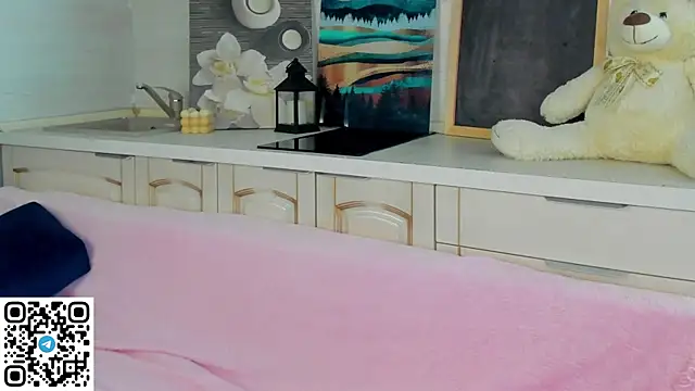 Snapshot of Mary_F0x chatting on July 5, 2026, 8:10 am Mary F0x online show from July 5, 2026, 8:10 am