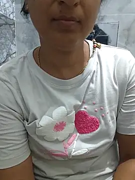 Snapshot of Radhika_rekha_kannada chatting on May 15, 2026, 5:09 pm Radhika rekha kannada online show from May 15, 2026, 5:09 pm