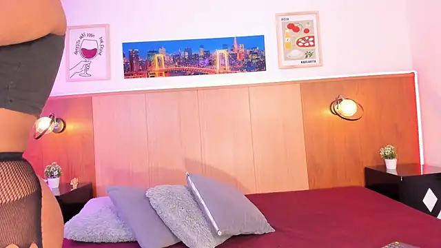 Snapshot of Anniie_Fox_ chatting on July 8, 2026, 1:04 pm Anniie Fox online show from July 8, 2026, 1:04 pm
