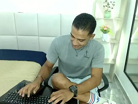 ivytemptation online show from June 13, 2026, 2:53 am