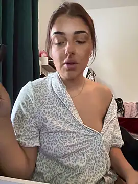 Snapshot of Spicy_Scarlett_26 chatting on May 20, 2026, 8:20 am Spicy Scarlett 26 online show from May 20, 2026, 8:20 am