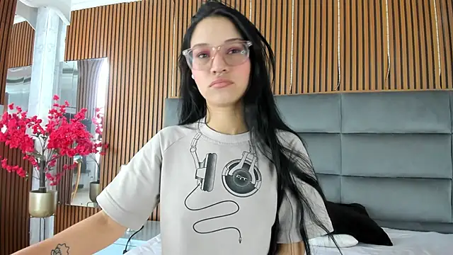 Snapshot of SophiieCalloway1 chatting on July 2, 2026, 2:56 pm SophiieCalloway1 online show from July 2, 2026, 2:56 pm