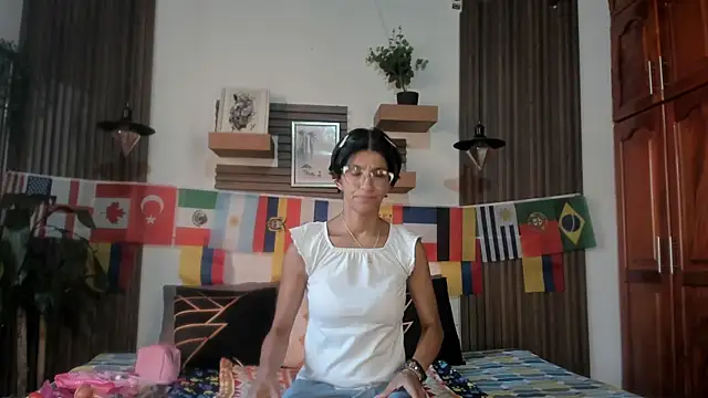 Snapshot of Evaa_campbell chatting on June 24, 2026, 12:48 pm Evaa campbell online show from June 24, 2026, 12:48 pm