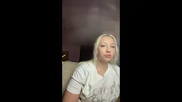 Snapshot of MedaSajovic chatting on May 25, 2026, 4:57 pm MedaSajovic online show from May 25, 2026, 4:57 pm