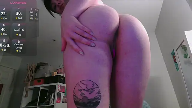 Snapshot of prettybird06 chatting on July 8, 2026, 3:44 am prettybird06 online show from July 8, 2026, 3:44 am
