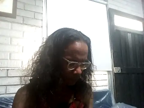 Snapshot of LatinFFanatic chatting on May 22, 2026, 8:47 pm LatinFFanatic online show from May 22, 2026, 8:47 pm