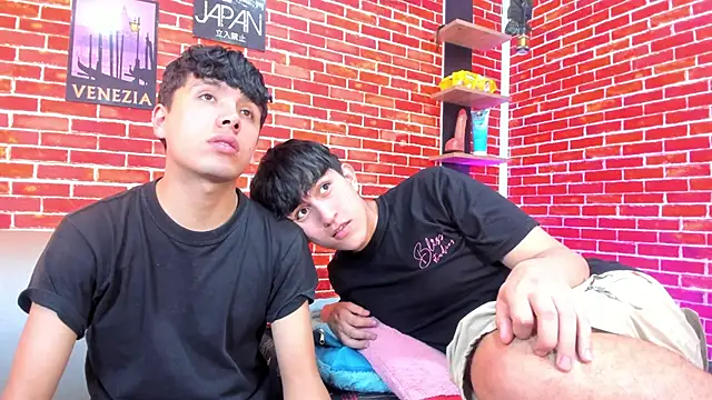 Snapshot of Hoot_boyss_ chatting on June 10, 2026, 8:30 pm Hoot boyss online show from June 10, 2026, 8:30 pm
