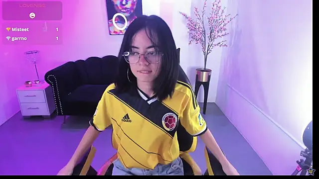 Snapshot of Janne_foox chatting on June 1, 2026, 7:37 pm Janne foox online show from June 1, 2026, 7:37 pm