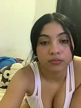 Snapshot of Paula-sinz chatting on June 26, 2026, 10:25 pm Paula-sinz online show from June 26, 2026, 10:25 pm
