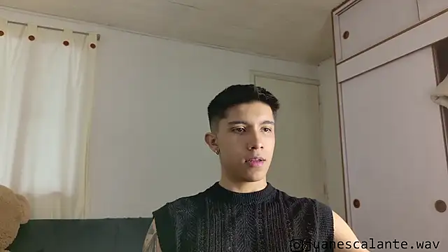 Snapshot of Thesaint_xxx chatting on May 21, 2026, 12:34 pm Thesaint xxx online show from May 21, 2026, 12:34 pm