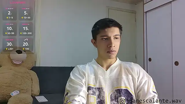 Snapshot of Thesaint_xxx chatting on June 20, 2026, 10:12 pm Thesaint xxx online show from June 20, 2026, 10:12 pm