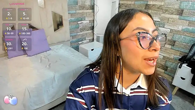 Snapshot of Amhira_Tay chatting on June 24, 2026, 7:13 pm Amhira Tay online show from June 24, 2026, 7:13 pm