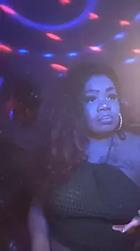 Snapshot of NailGoddessnow chatting on January 25, 2025, 4:02 am NailGoddessnow online show from January 25, 2025, 4:02 am