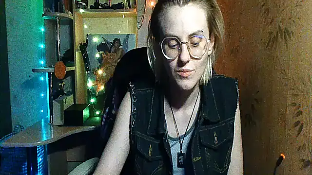 Snapshot of __Freya___ chatting on May 19, 2026, 9:32 pm Freya online show from May 19, 2026, 9:32 pm