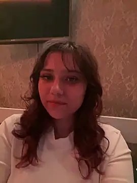 Yuna Gasai online show from May 20, 2026, 6:25 pm