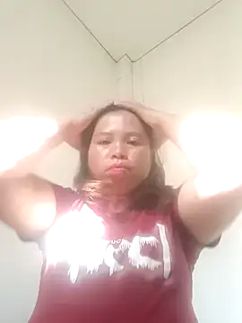 Snapshot of -Yeyi- chatting on June 1, 2026, 9:33 am -Yeyi- online show from June 1, 2026, 9:33 am