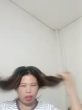 Snapshot of -Yeyi- chatting on June 7, 2026, 3:49 pm -Yeyi- online show from June 7, 2026, 3:49 pm