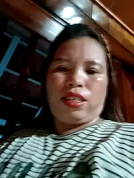 Snapshot of -Yeyi- chatting on June 19, 2026, 11:47 am -Yeyi- online show from June 19, 2026, 11:47 am