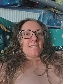Snapshot of Izzylove47 chatting on June 26, 2026, 11:14 am Izzylove47 online show from June 26, 2026, 11:14 am