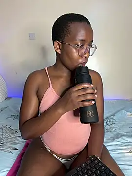 Snapshot of Miss-Temptasion chatting on June 25, 2026, 11:31 pm Miss-Temptasion online show from June 25, 2026, 11:31 pm