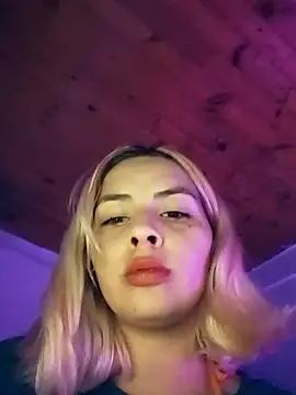Snapshot of samyMoney chatting on June 21, 2026, 2:36 am samyMoney online show from June 21, 2026, 2:36 am
