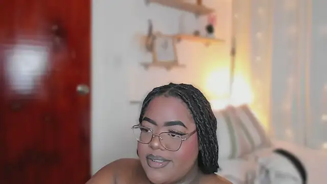 Snapshot of Ayanaa_Ebony_ chatting on May 19, 2026, 11:27 am Ayanaa Ebony online show from May 19, 2026, 11:27 am
