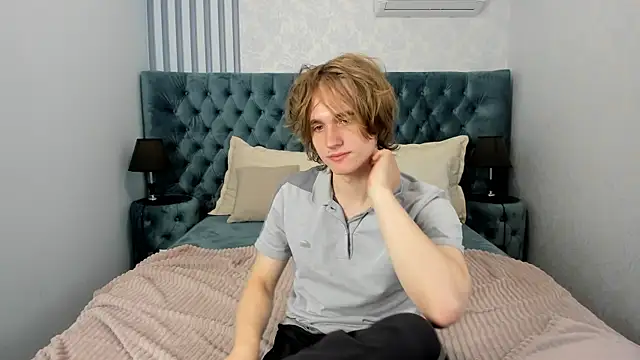 Snapshot of FinnBev chatting on May 30, 2026, 8:06 pm FinnBev online show from May 30, 2026, 8:06 pm