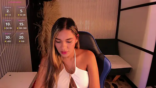 Snapshot of SophieWatson_ chatting on June 19, 2026, 1:48 pm SophieWatson online show from June 19, 2026, 1:48 pm